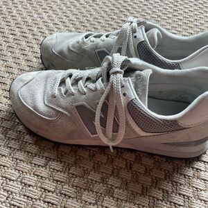 Grey New Balance Tennis Shoes